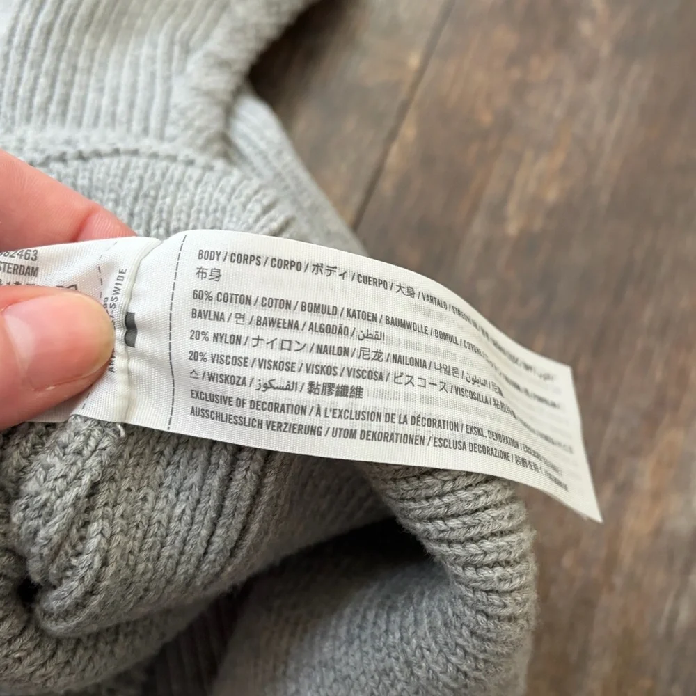 Abercrombie & Fitch The A&F Mara Button-Up Sweater Vest - Picture 4 of 4